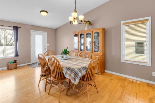 924 Heritage Estates Drive, Acme, AB - Indoor Photo Showing Dining Room