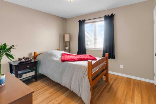 924 Heritage Estates Drive, Acme, AB - Indoor Photo Showing Bedroom