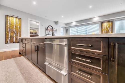 302-105 Lebel Crescent Nw, Calgary, AB - Indoor Photo Showing Kitchen