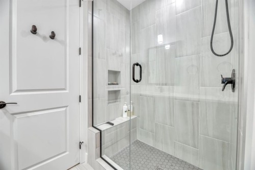 302-105 Lebel Crescent Nw, Calgary, AB - Indoor Photo Showing Bathroom