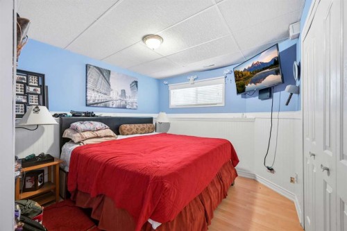 311 Saddlecreek Point Ne, Calgary, AB - Indoor Photo Showing Bedroom