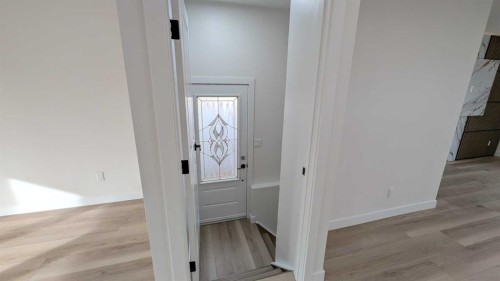 4 Harvey Place Sw, Calgary, AB - Indoor Photo Showing Other Room