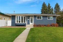 4 Harvey Place SW Calgary, AB T2V 3A5