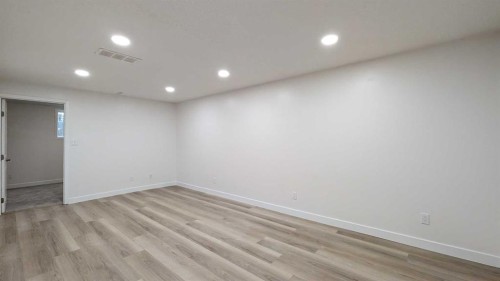 4 Harvey Place Sw, Calgary, AB - Indoor