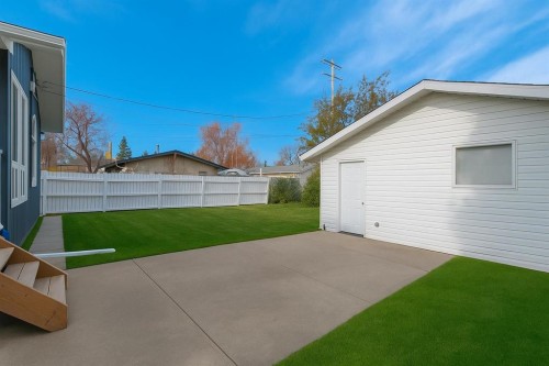 4 Harvey Place Sw, Calgary, AB - Outdoor