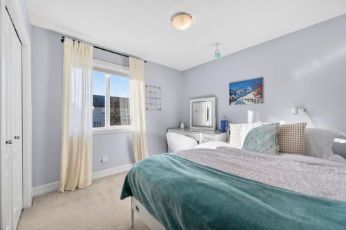 29 Cougarstone Manor Sw, Calgary, AB - Indoor Photo Showing Bedroom