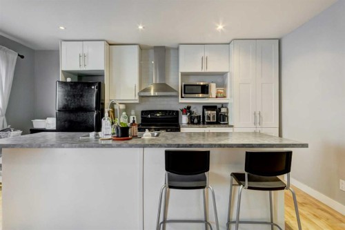 156 Cedarbrook Way Sw, Calgary, AB - Indoor Photo Showing Kitchen