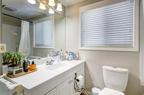 156 Cedarbrook Way Sw, Calgary, AB - Indoor Photo Showing Bathroom