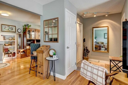 156 Cedarbrook Way Sw, Calgary, AB - Indoor