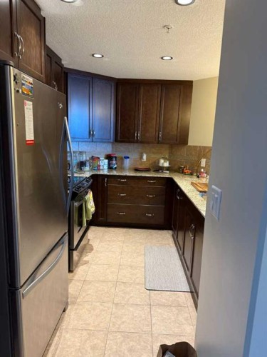 701-16 Varsity Estates Circle Nw, Calgary, AB - Indoor Photo Showing Kitchen