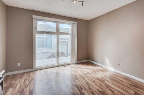 11452 8 Street Sw, Calgary, AB - Indoor Photo Showing Other Room