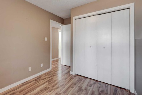 11452 8 Street Sw, Calgary, AB - Indoor Photo Showing Other Room