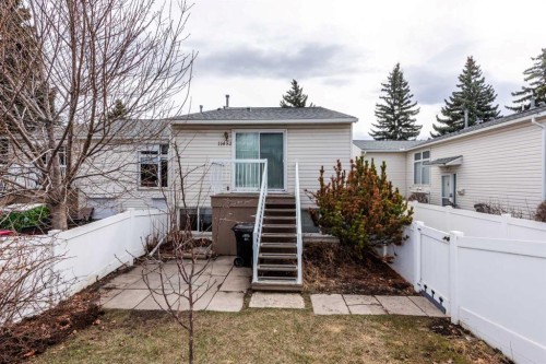 11452 8 Street Sw, Calgary, AB - Outdoor