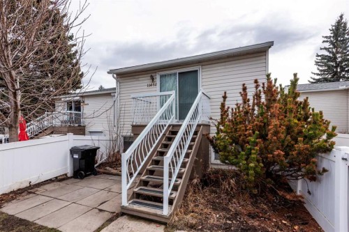 11452 8 Street Sw, Calgary, AB - Outdoor