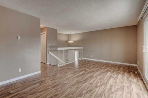 11452 8 Street Sw, Calgary, AB - Indoor Photo Showing Other Room