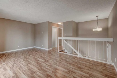 11452 8 Street Sw, Calgary, AB - Indoor Photo Showing Other Room