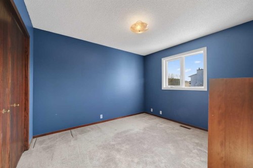 52 Riverwood Circle Se, Calgary, AB - Indoor Photo Showing Other Room
