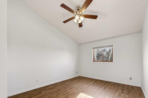 84 Rivergreen Crescent Se, Calgary, AB - Indoor Photo Showing Other Room