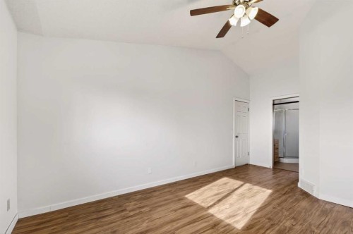 84 Rivergreen Crescent Se, Calgary, AB - Indoor Photo Showing Other Room