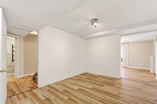 84 Rivergreen Crescent Se, Calgary, AB - Indoor Photo Showing Other Room
