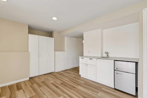 84 Rivergreen Crescent Se, Calgary, AB - Indoor