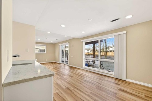 84 Rivergreen Crescent Se, Calgary, AB - Indoor Photo Showing Other Room