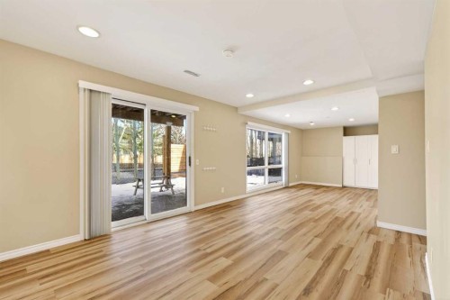 84 Rivergreen Crescent Se, Calgary, AB - Indoor