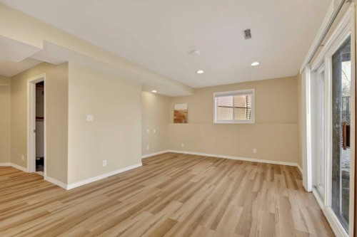 84 Rivergreen Crescent Se, Calgary, AB - Indoor Photo Showing Other Room