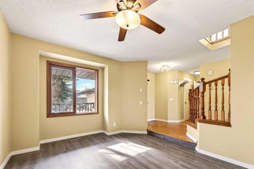 84 Rivergreen Crescent Se, Calgary, AB - Indoor Photo Showing Other Room