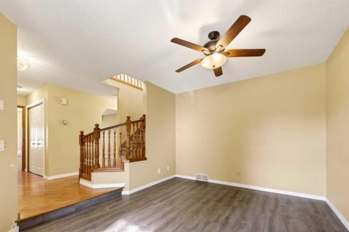 84 Rivergreen Crescent Se, Calgary, AB - Indoor Photo Showing Other Room