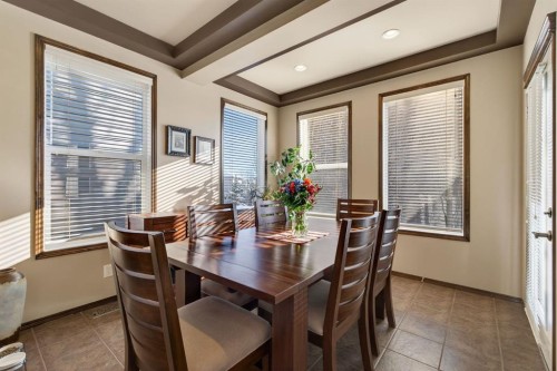 3 Pantego Avenue Nw, Calgary, AB - Indoor Photo Showing Dining Room
