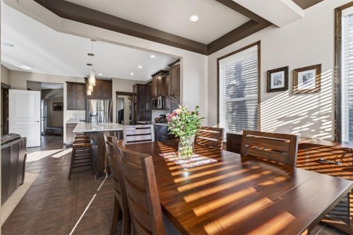 3 Pantego Avenue Nw, Calgary, AB - Indoor Photo Showing Dining Room