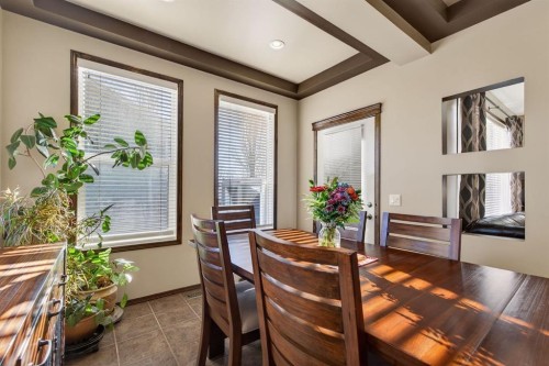 3 Pantego Avenue Nw, Calgary, AB - Indoor Photo Showing Dining Room