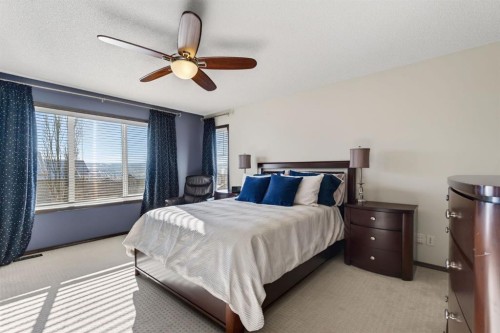 3 Pantego Avenue Nw, Calgary, AB - Indoor Photo Showing Bedroom