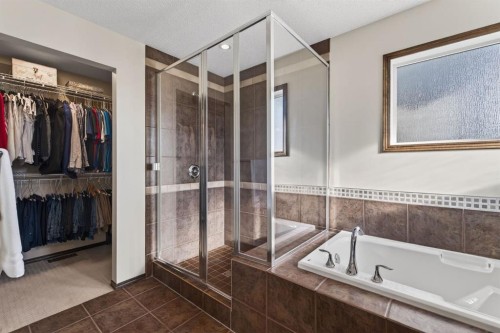 3 Pantego Avenue Nw, Calgary, AB - Indoor Photo Showing Bathroom