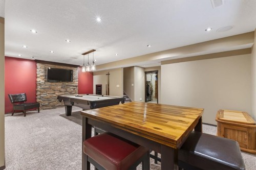 3 Pantego Avenue Nw, Calgary, AB - Indoor Photo Showing Other Room