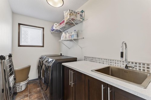 3 Pantego Avenue Nw, Calgary, AB - Indoor Photo Showing Laundry Room