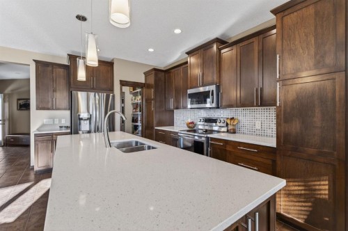 3 Pantego Avenue Nw, Calgary, AB - Indoor Photo Showing Kitchen With Stainless Steel Kitchen With Double Sink With Upgraded Kitchen