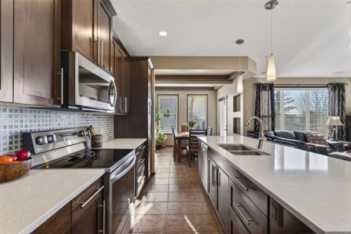 3 Pantego Avenue Nw, Calgary, AB - Indoor Photo Showing Kitchen With Double Sink With Upgraded Kitchen