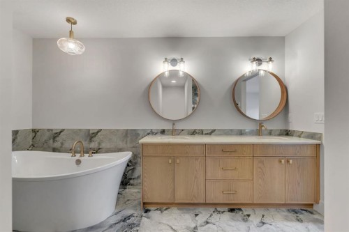 2044 Waterbury Road, Chestermere, AB - Indoor Photo Showing Bathroom