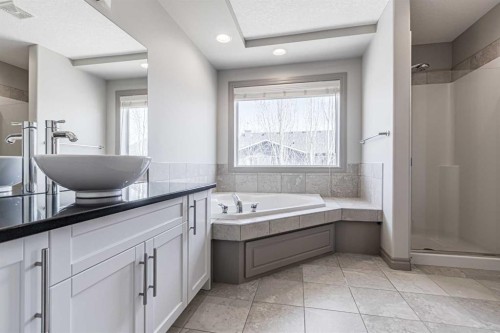 67 Evergreen Row Sw, Calgary, AB - Indoor Photo Showing Bathroom