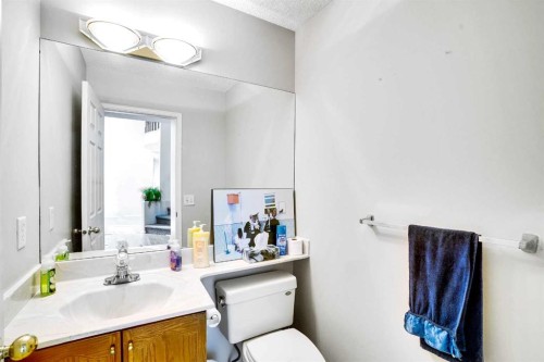 69 Coral Springs Park Ne, Calgary, AB - Indoor Photo Showing Bathroom