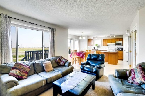 69 Coral Springs Park Ne, Calgary, AB - Indoor Photo Showing Living Room