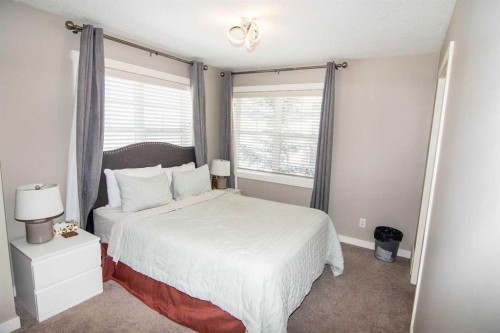 286 Promenade Way Se, Calgary, AB - Indoor Photo Showing Bedroom