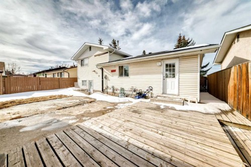 532 Rundleridge Drive Ne, Calgary, AB - Outdoor With Deck Patio Veranda With Exterior