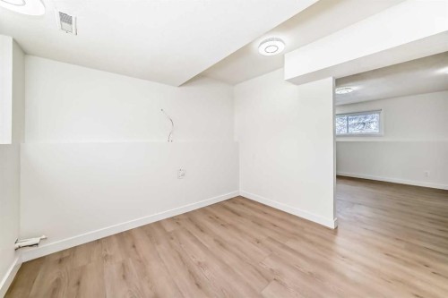 532 Rundleridge Drive Ne, Calgary, AB - Indoor Photo Showing Other Room