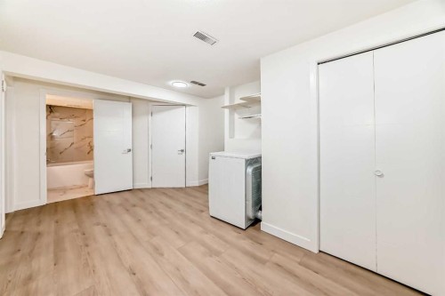 532 Rundleridge Drive Ne, Calgary, AB - Indoor