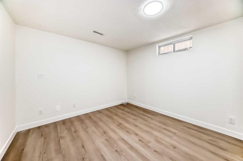 532 Rundleridge Drive Ne, Calgary, AB - Indoor Photo Showing Other Room