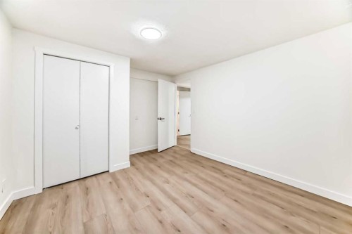 532 Rundleridge Drive Ne, Calgary, AB - Indoor Photo Showing Other Room