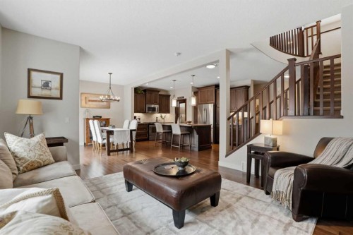 95 Cranarch Circle Se, Calgary, AB - Indoor Photo Showing Living Room